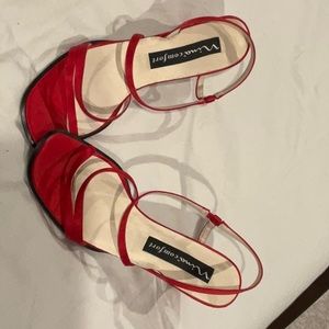Nina Comfort Red Sandals. Size 9. Like new